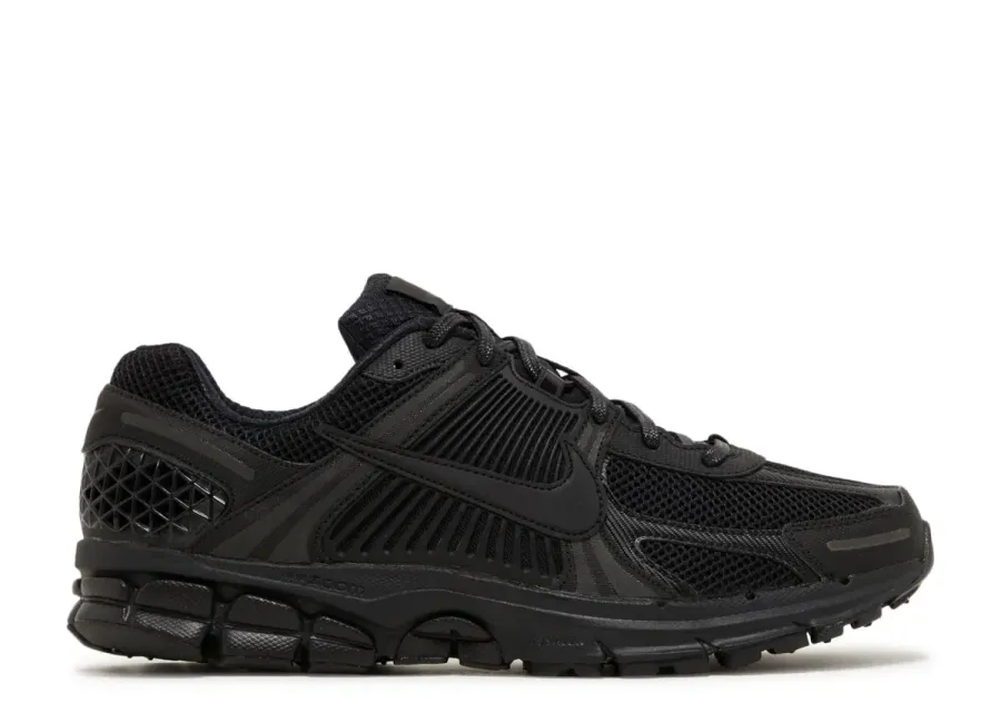 Nike Zoom Vomero 5 'Triple Black'